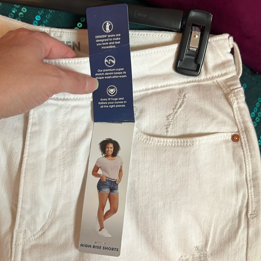 🆕 LEVI’S High Rise Shorts - Size 4 - Picture 6 of 10